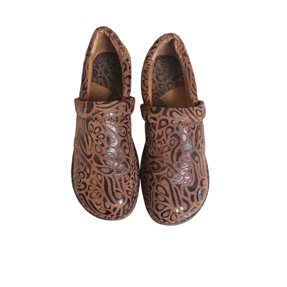 b.o.c. Born Concept Brown Embossed‎ Leather Paisley Clogs Mules Womens 7 C13023